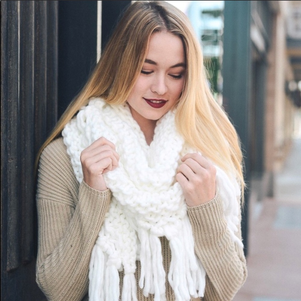 Ivory Fringe Scarves - Picture 4 of 5